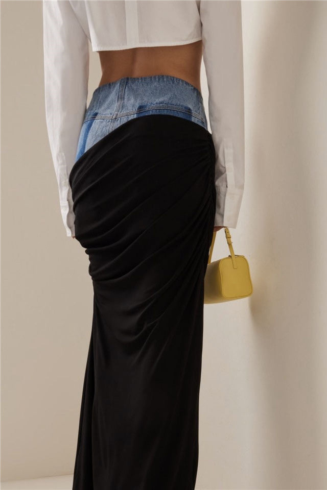 Svart ruched denim kjol